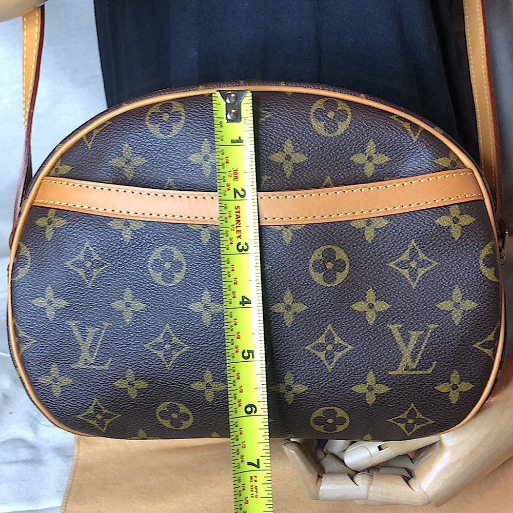 LOUIS VUITTON Monogram Blois Crossbody Shoulder Bag COMES WITH: LV Dust Bag, COA - Picture 14 of 17